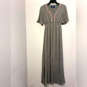 Forest green dress with embroidered flowers